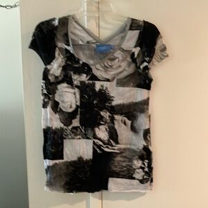 Simply Vera Vera Wang Gray Floral Top